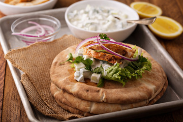 Chicken pita sandwich with cucumber sauce