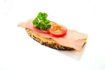 Schinkenbrot mit Tomatenscheiben