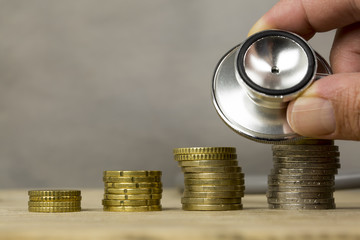Many coins in columns