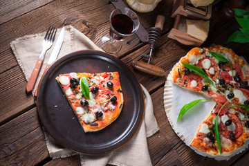 Wild garlic - margarita pizza