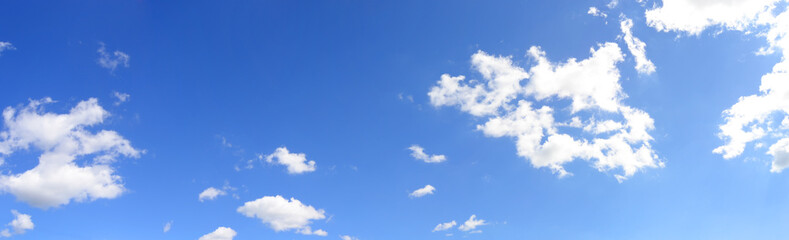 Cielo Azzurro con nuvole