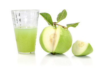 Obraz na płótnie Canvas Guava juice with splash