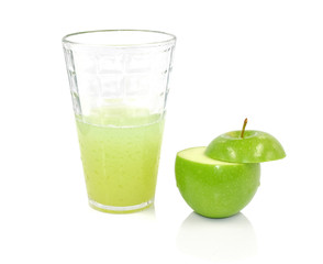 Fototapeta na wymiar Green apple juice with splash