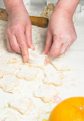 making homemade sugar cookies