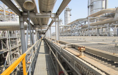 Oil refinery 