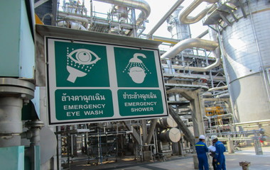 Oil refinery 