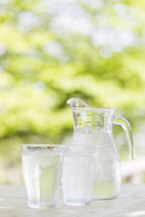 水