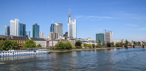 Naklejka premium Frankfurt am Mainufer