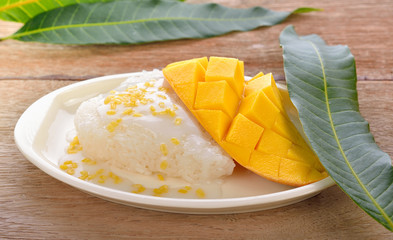 Thai  dessert, sticky rice with mangoes