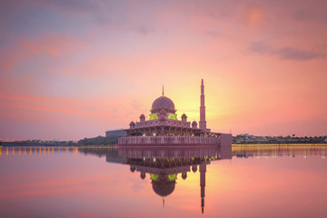 Putra mosque