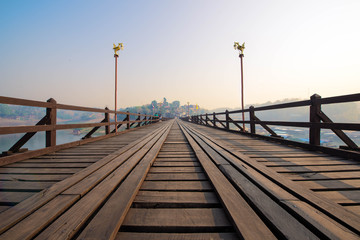Fototapeta na wymiar Mon bridge at Sang-Kla-Buri in morning