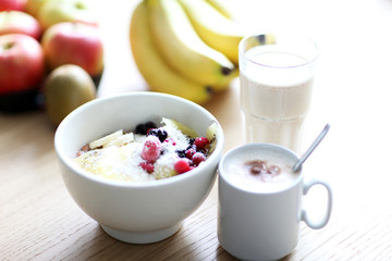Power Frühstück mit Früchten