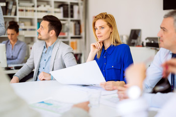 Obraz premium Businesspeople and architects planning