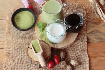 Matcha green tea and green tea powder.