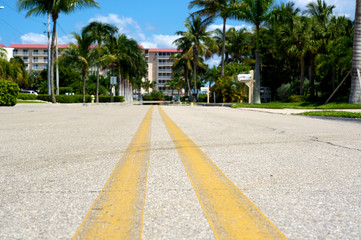Fototapeta na wymiar ground level view of road in florida