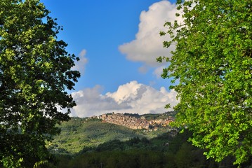 Alta Valle del fiume Sacco con veduta di Olevano Romano - Lazio - Roma - Italia