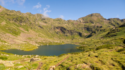 Naklejka na ściany i meble Mountain lake