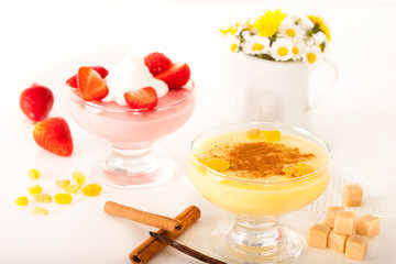 Strawberry and vanilla pudding 