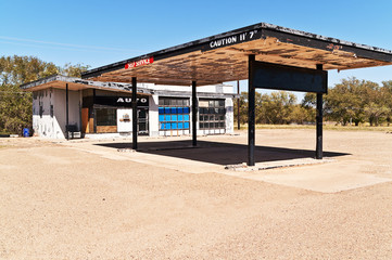 Vacant Service Station with Large Canopy and no gas pumps on Route 66