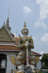 Fototapeta na wymiar Giant in Wat Arun