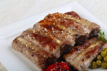 Grilled pork ribs