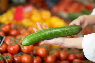 fresh vegetables and fruits store