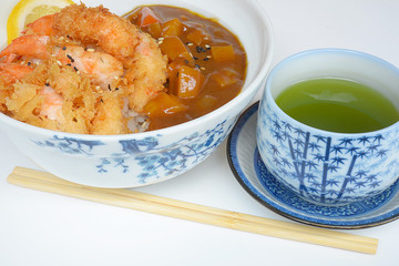 apanese curry with fried shrimp
