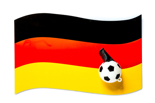 Deutschlandfahne und Trillerpfeife Fu&szlig;ball