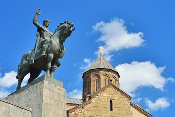Fototapeta na wymiar Gorgasali Monument. Metekhi Cathedral. Tbilisi Center. Georgia c