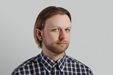 Obraz premium Portrait of man in casual shirt.