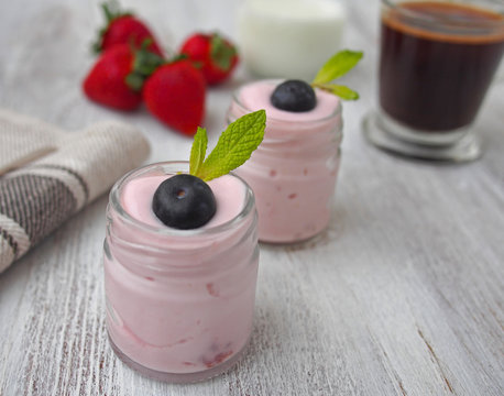 Healthy breakfast yogurt with blueberry 