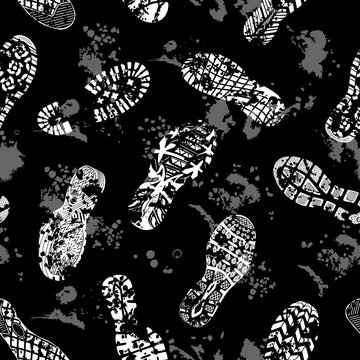 Shoe tracks grunge black seamless pattern - Illustration


Highly detailed footprints background
