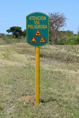 Achtung Gef&auml;hrliche Stra&szlig;e