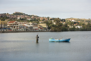 pescatore di cozze nel lago 2