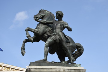 Reiterstatuen, Statuen, Bronzestatuen, Bronzestatue, Bronze, Parlament Wien, Dach, Sokrates