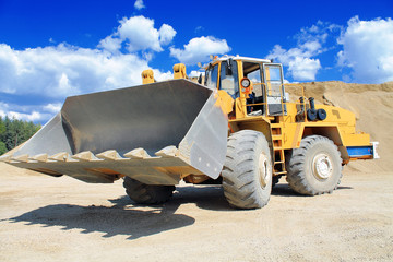 одноковшовые погрузчик