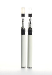 2 weiße cigalikes mit Glasmundstück