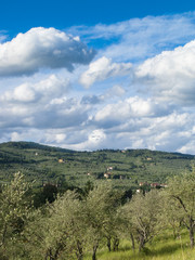 Fototapeta na wymiar Toscana,nuvole sulle colline toscane.