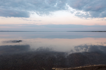 Obraz premium clear lake at dawn