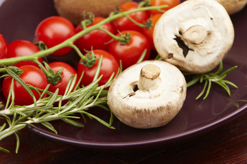 Obraz na płótnie Canvas healthy eating fresh vegetables and fruits mushrooms