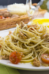 Spaghettis with ingredients