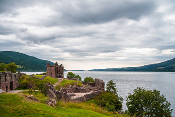 Naklejka premium Urquhart Castle Loch Ness Scotland