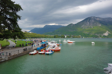 Fototapeta na wymiar View of the lake of Annecy