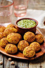 chickpeas carrots cilantro bites with pesto sauce
