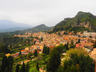 Fototapeta na wymiar View of the city of Taormina