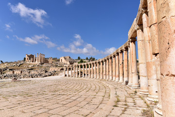 The Oval Forum and Cardo Maximus in ancient Jerash