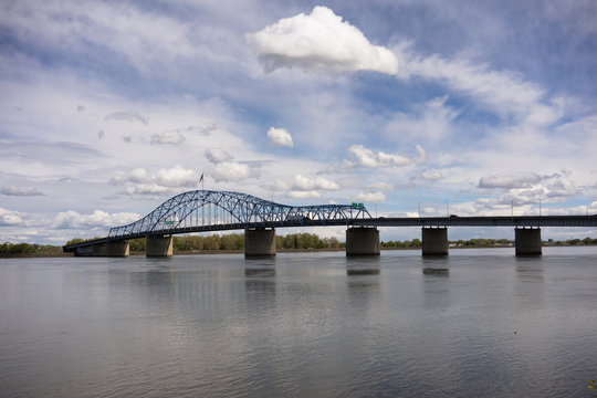 Clouds Roll Fast Past Pioneer Memorial Bridge Columbia River Ken