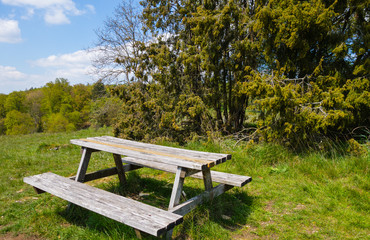 Picknickbank im Grünen