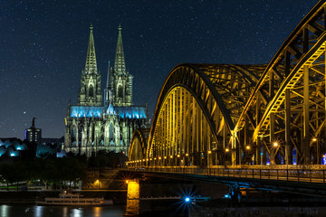 Kölner Dom - Hohenzollernbrücke - Sternen Himmel - Nacht