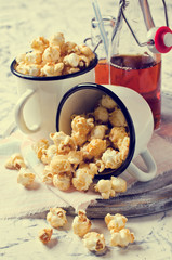 Homemade caramel popcorn